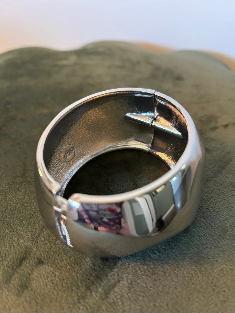 Banana Republic Polished Silver-Tone Clasp Bracelet
